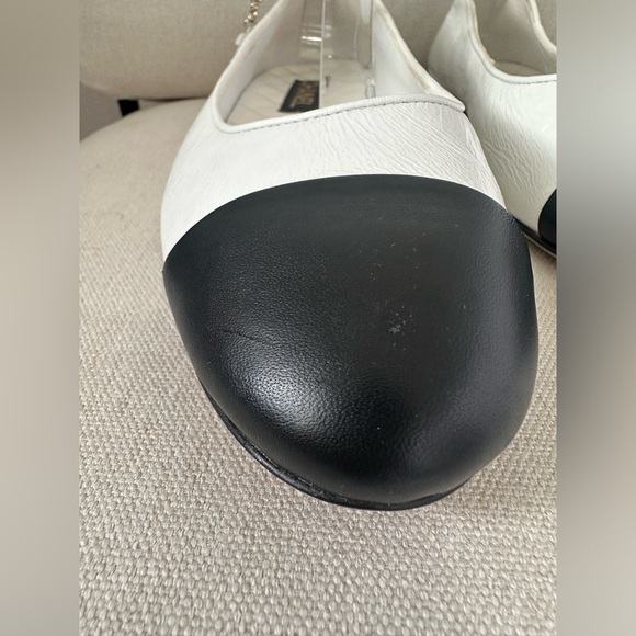 Chanel White Ballerina Flats - Picture 2 of 16